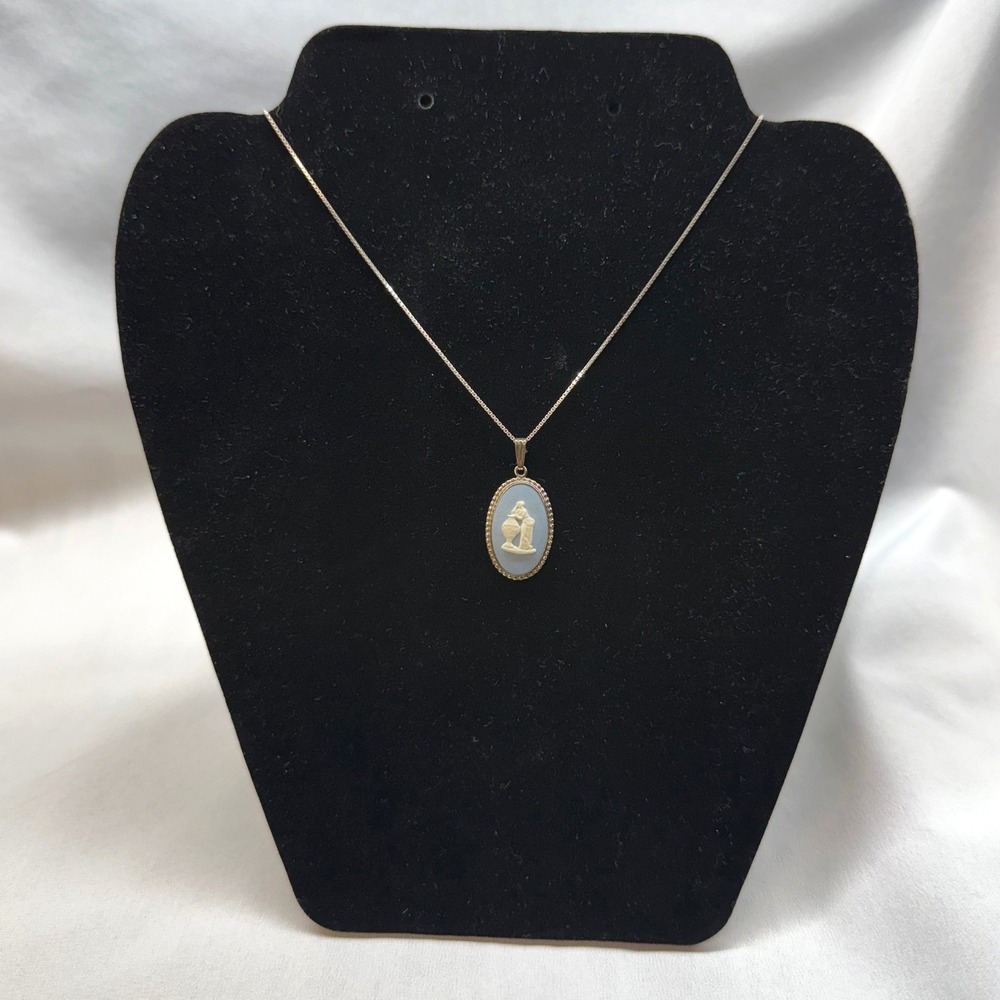 Wedgwood Jasperware Necklace Women OS Blue Excellent Vintage Cameo Pendant
